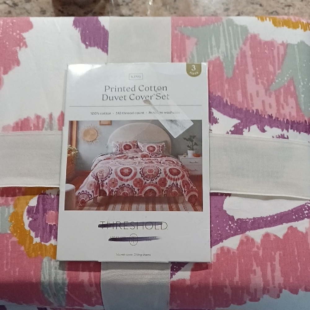 Threshold Pink and White Duvet Cover Set Artistic Design